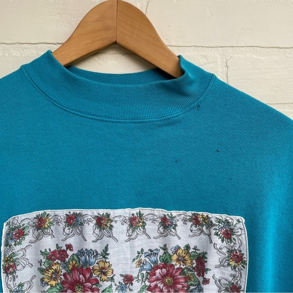 Vintage 90s blue Cotton Crewneck sweatshirt w/ 50’s floral hanky sewn on front - Picture 3 of 5